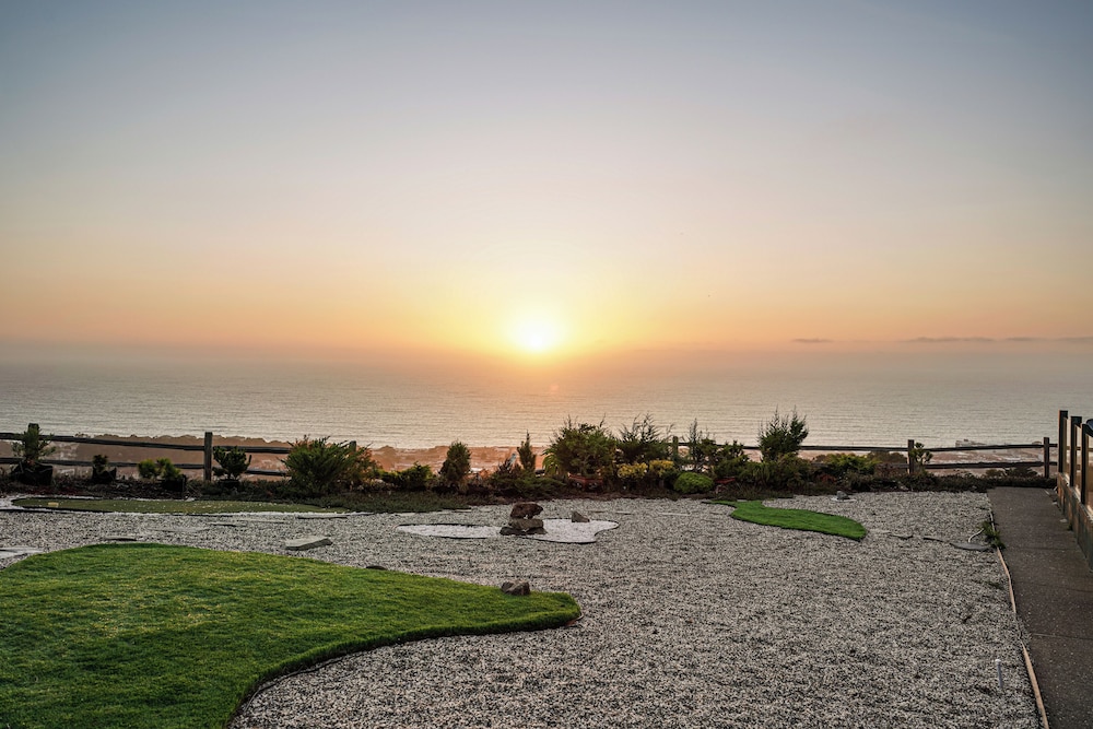Delightful 2BR Mountain OceanSunset View
