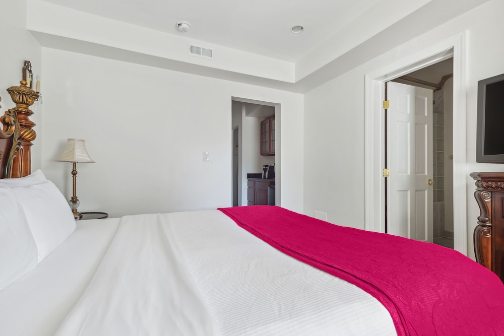 Columbia Vacations - The Columbia Inn at Peralynna Manor - Property Image 53