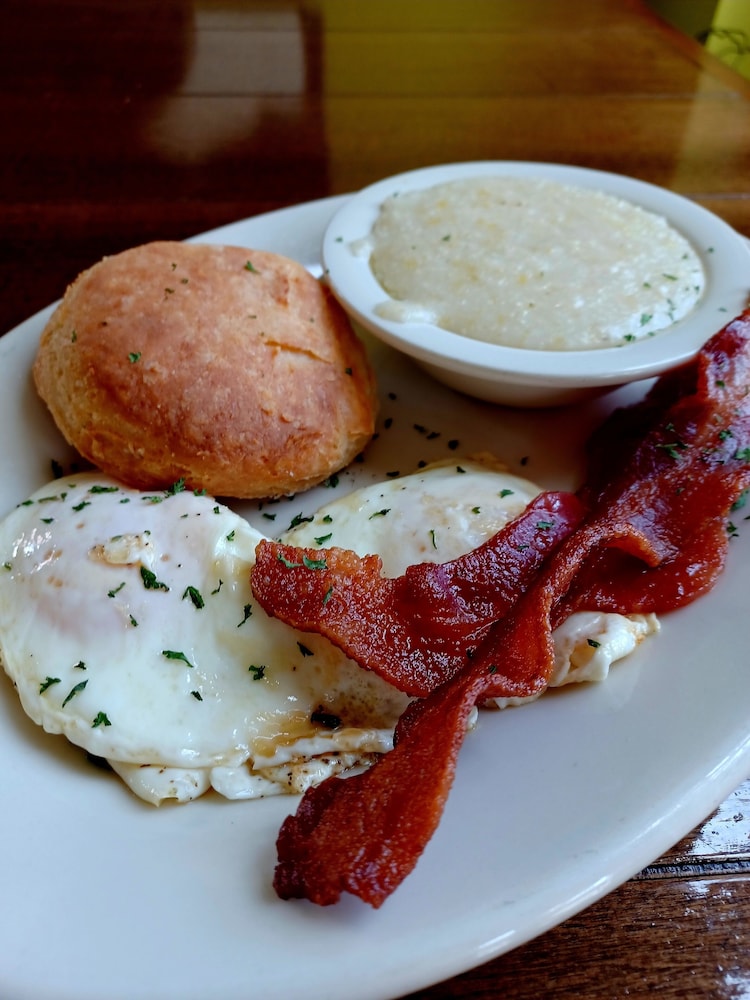 Natchez Manor Bed & Breakfast