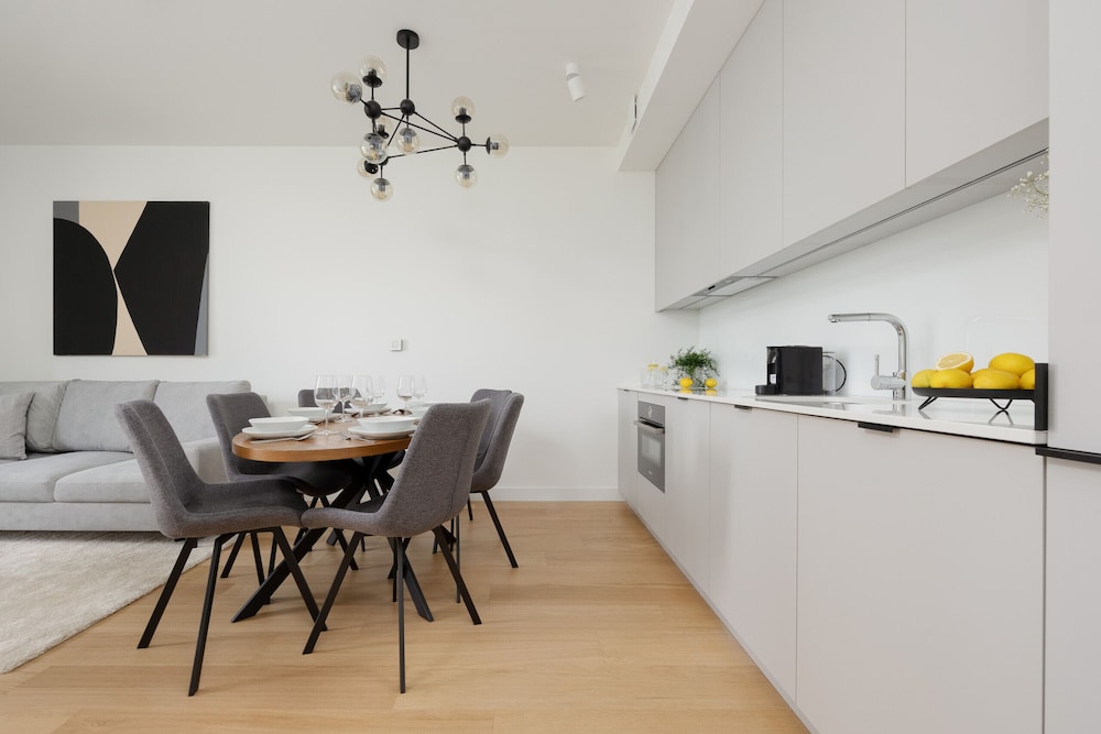 Luxurious Warsaw by Renters Prestige view 4