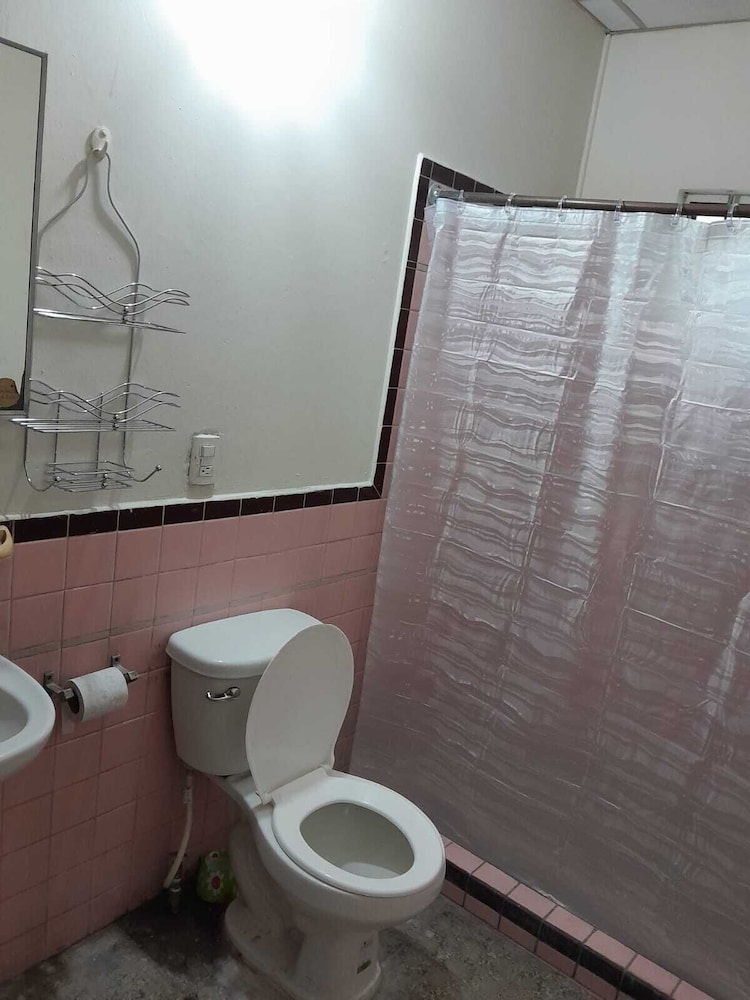 HOSTAL EL ROBLE view 4