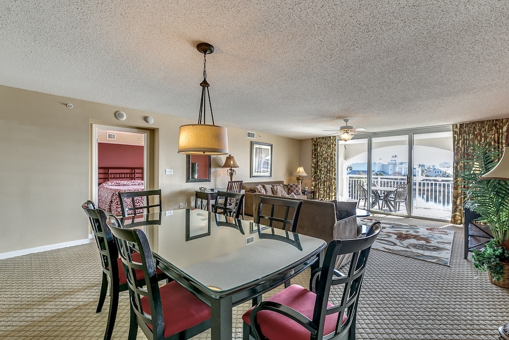Yacht Club at Barefoot Resort by Condo-World