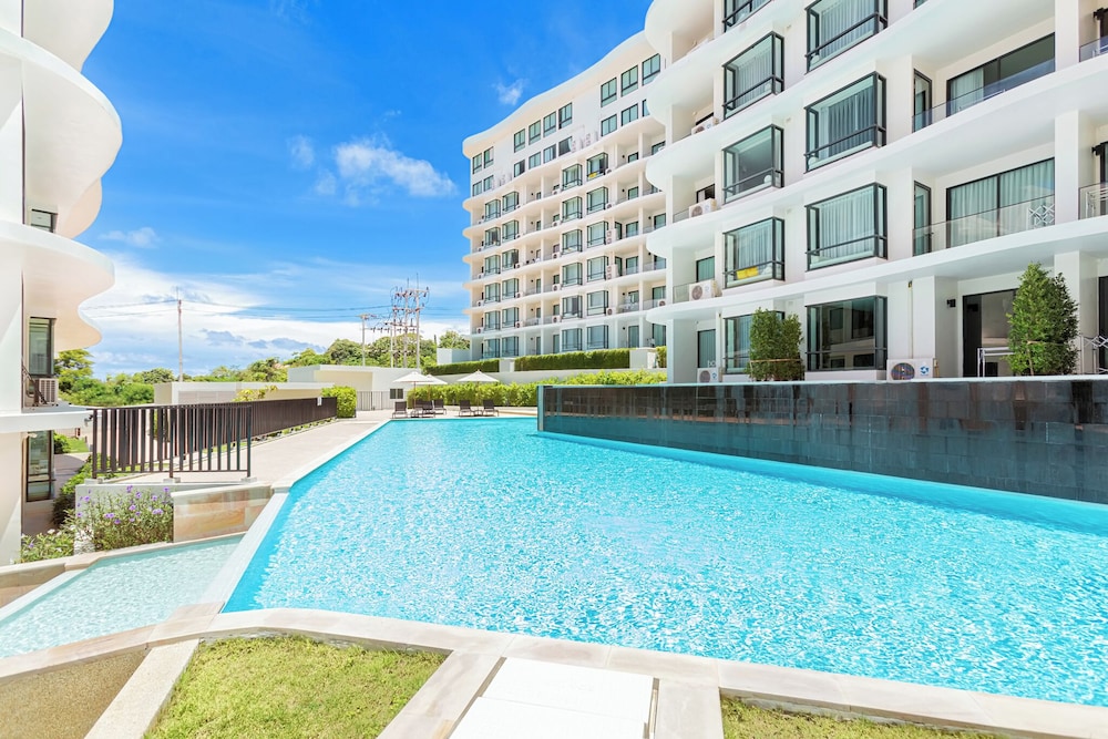 Studio in LaVita Condo in Rawai 7501