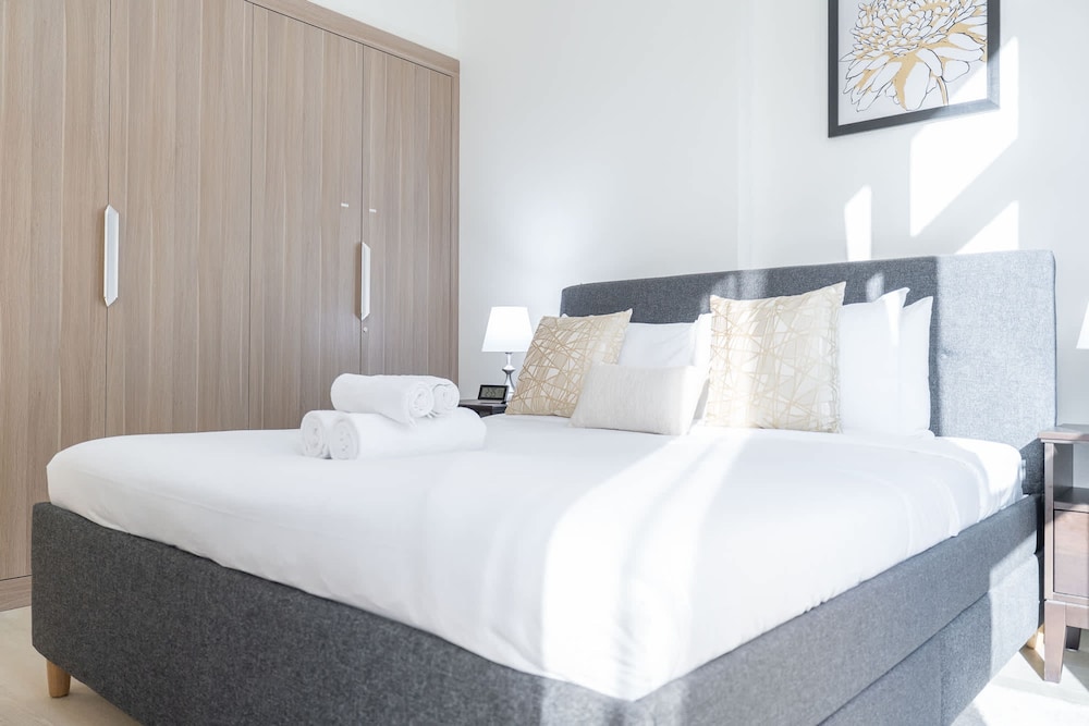 Indulging 1 Bedroom in Azizi Riviera 6
