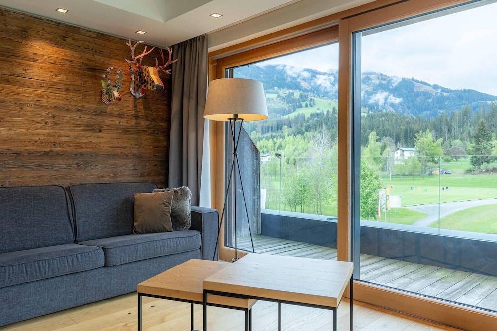 Exclusive Penthouse on the Golf Course