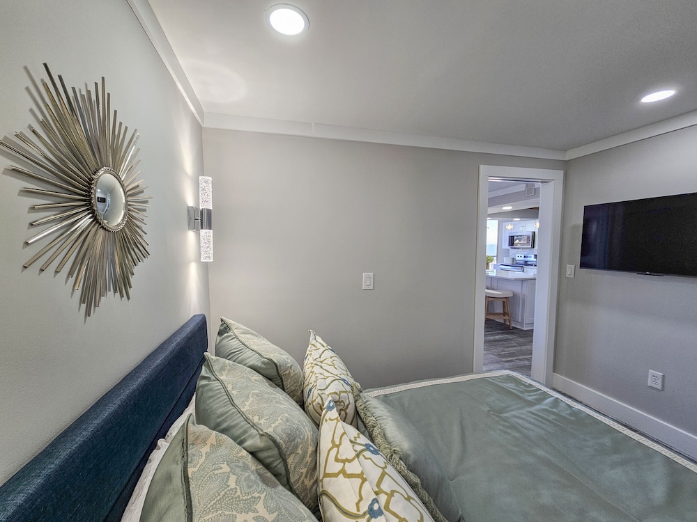 Superbly Updated Ocean View Condo, 303 Brighton, Full Access 3 Bedroom Condo