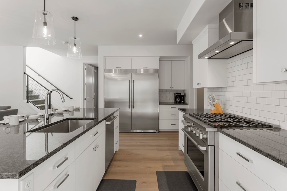 Olympic Escapes Gold 6 Bedroom Townhouse