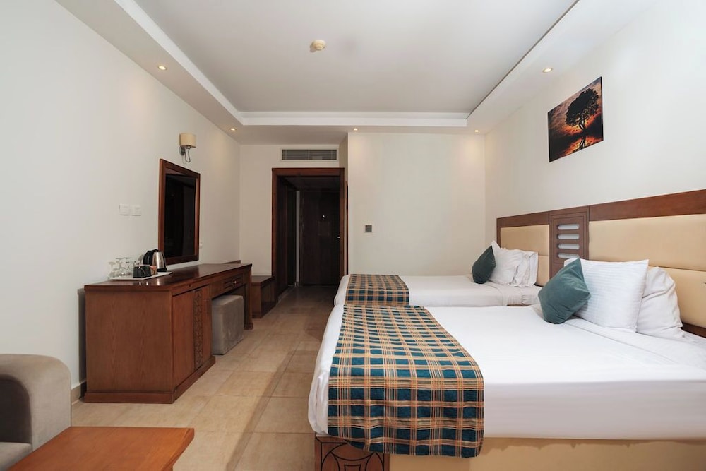 Le Jardin Aqua Park Resort