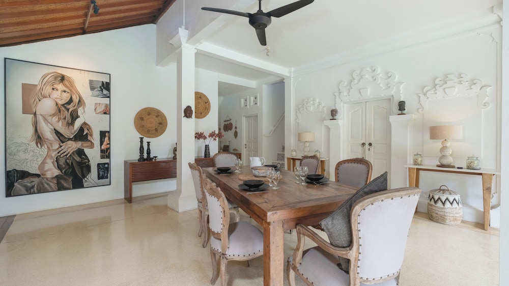 Villa Mogi by Villa Finder