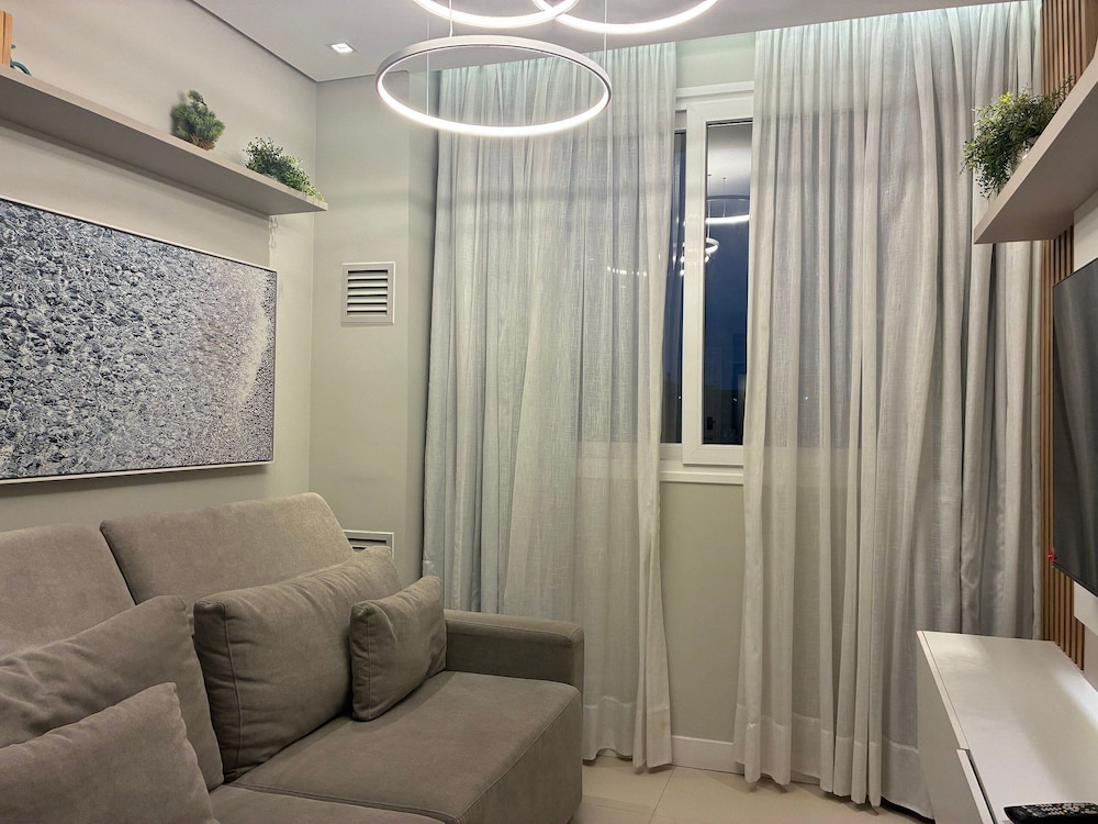 Condominium With Pool in Downtown Florianopolis - Cjos