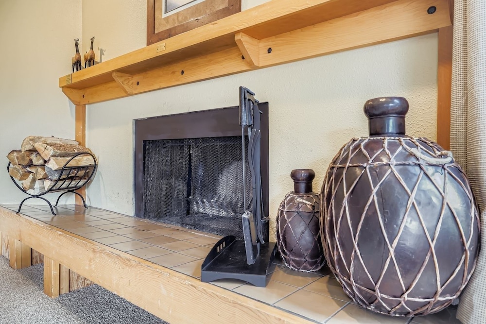 1702 The Willows 1 Bedroom Condo