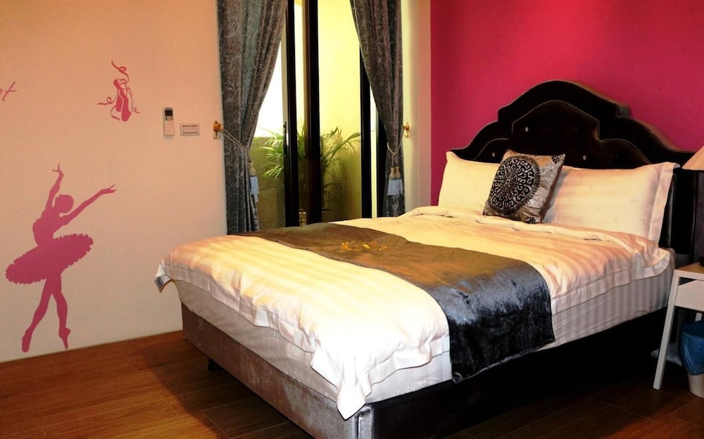 Puli Waltz Villa