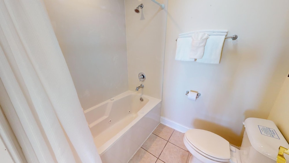 Beach House 2 by Tybee Vacation Rentals
