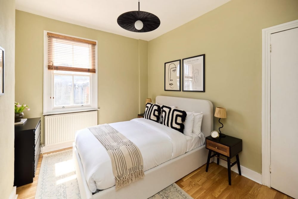 The Waterlow Park Wonder - Trendy 2bdr With Study Room and Patio