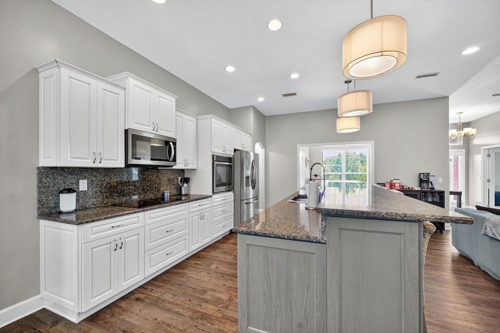 Floridays Manor 4 Bedroom Home