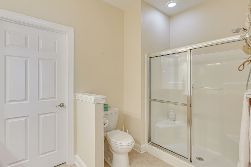 4 Mi to Sunset Beach: Resort-style Family Condo