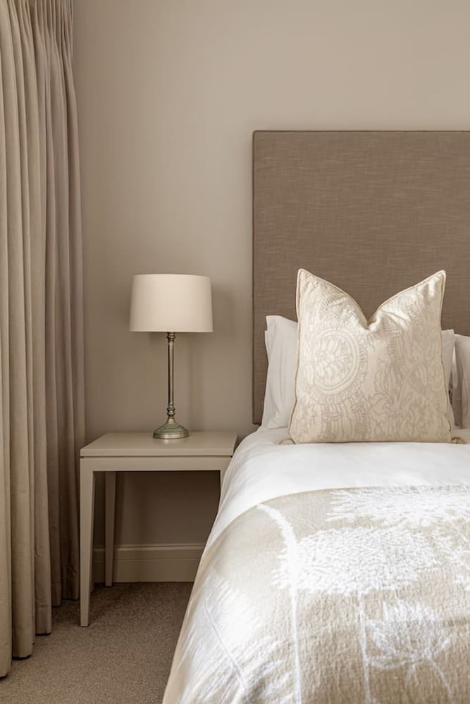 Bantry Place - Luxury Apartment