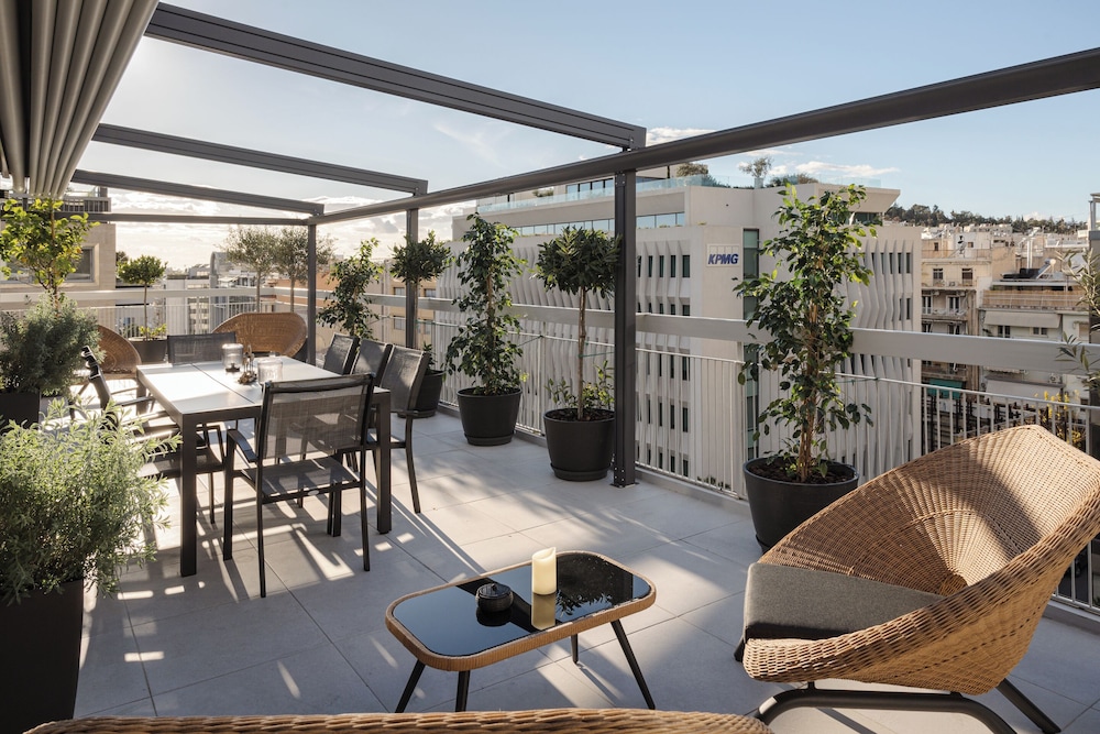 Athens Golden Light Premium Residence