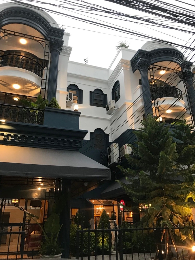 Bangkok Voyage Boutique