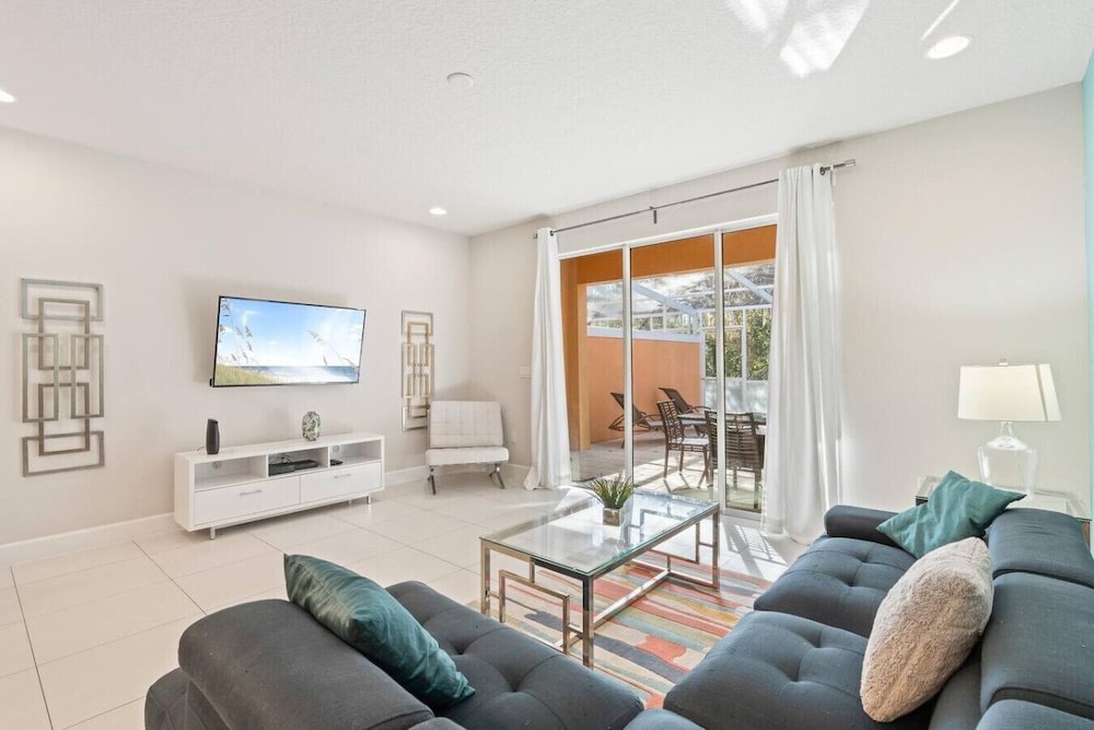 Amazing Family House w pvt Pool - 1605