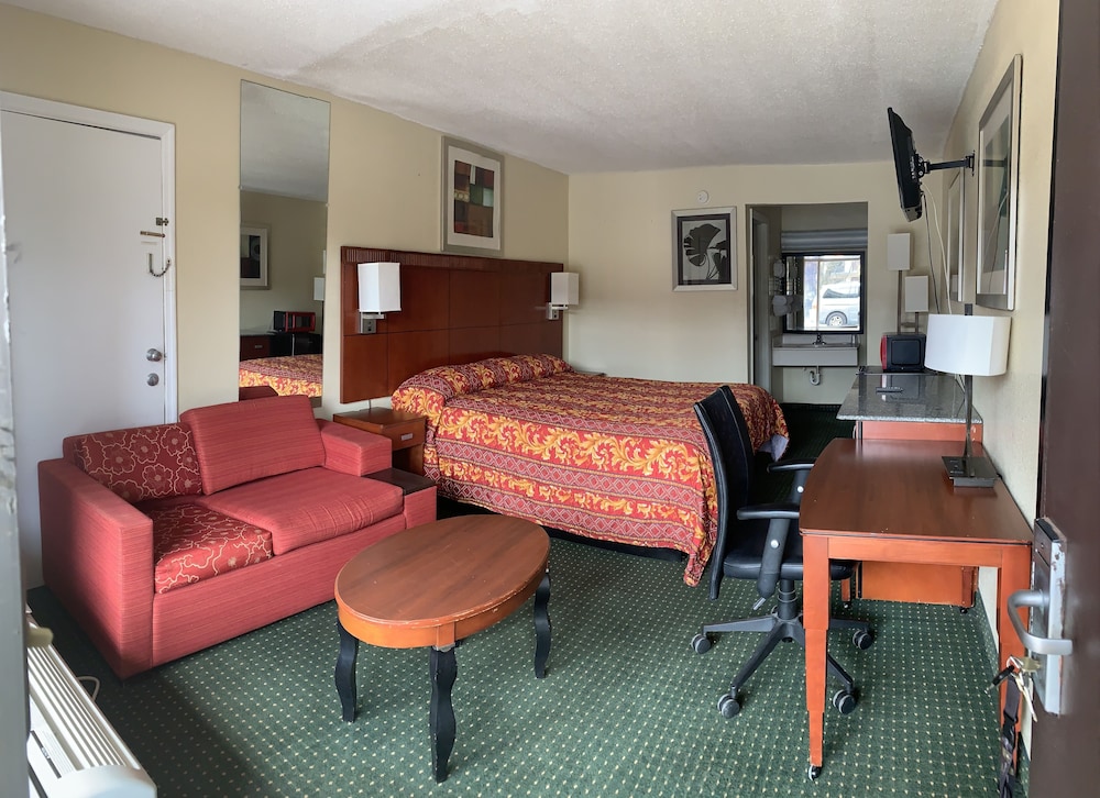Lumberton Vacations - Night Inn - Property Image 2