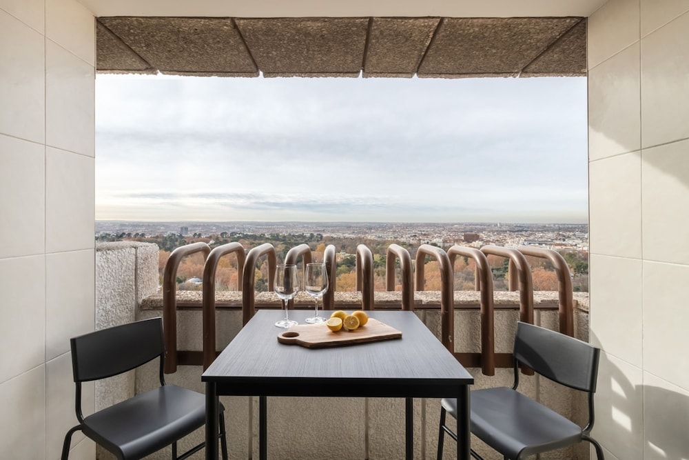 Lineal - 2 Bedrooms and Balcony in Goya