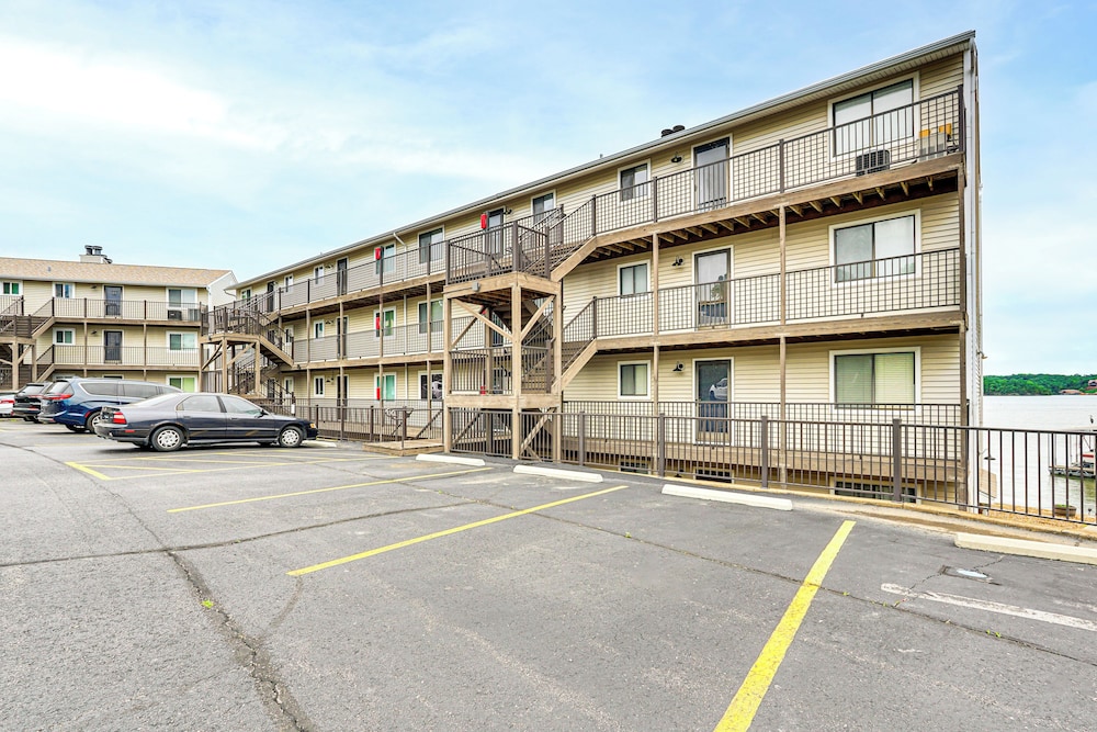 Lakefront Osage Beach Condo: Main Channel View!
