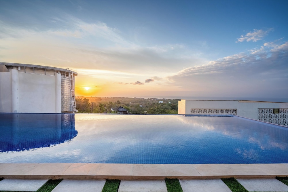 Jiya Villa Uluwatu - Panoramic Terraces with Stunning Views, Luxury Service and Entertainment