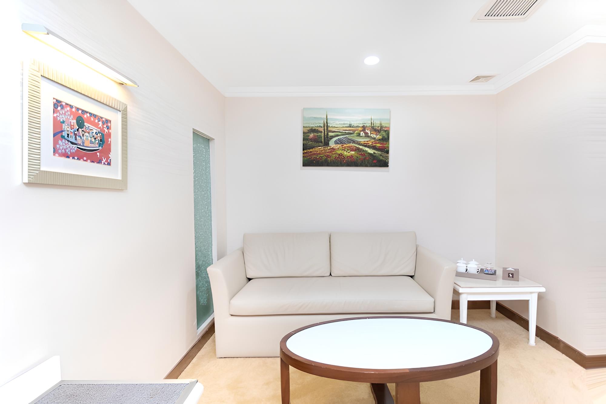 L Hotel Lianhua