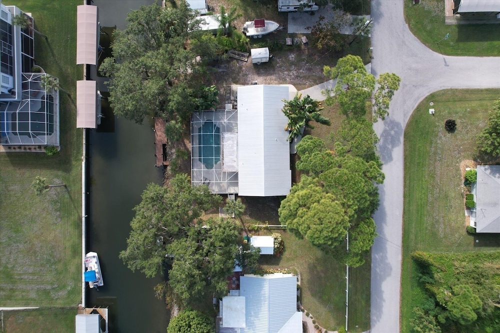 Englewood 2 Bedroom Canalfront Pool Cottage 2 Home