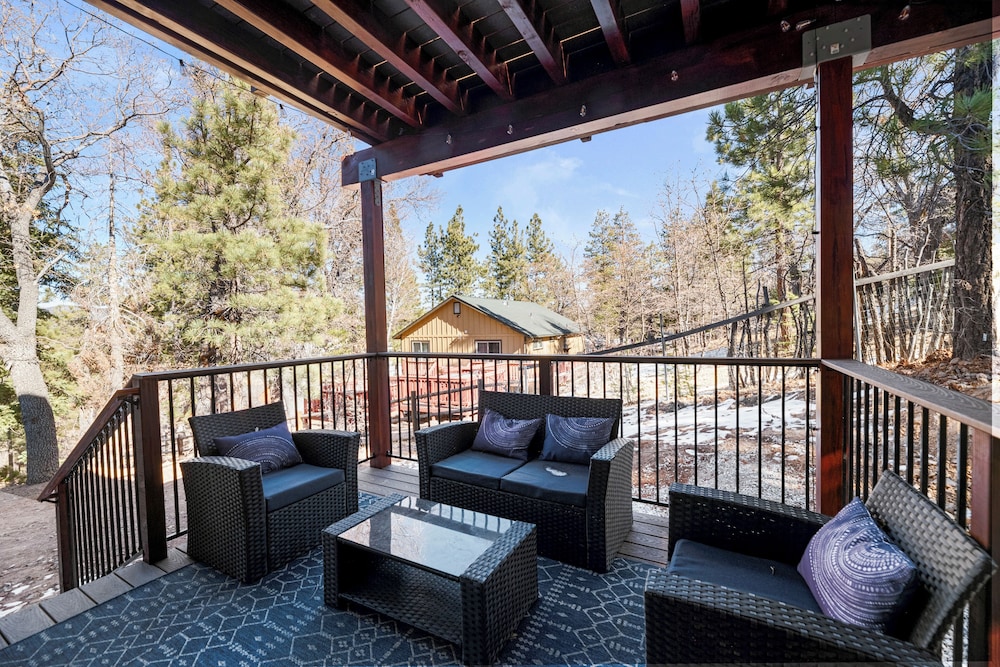 Pine Meadow All Seasons Lodge