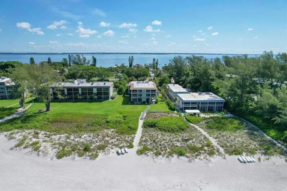 Luxury Beachfront Retreat