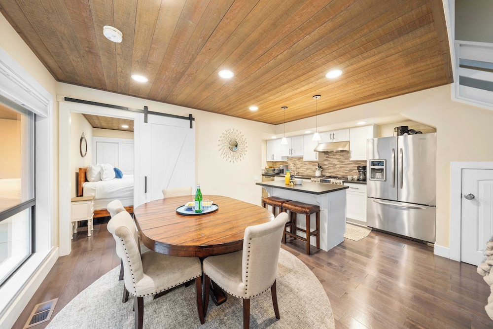 Near Ski, Beach, & Hiking Trails + Clubhouse Pool & Hot Tub Access Juanita Blue by Avantstay
