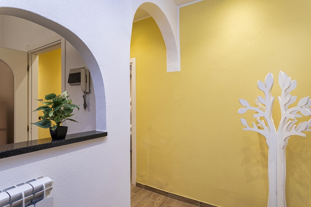 Modern Apartment With Patio in Rapallo photo 3