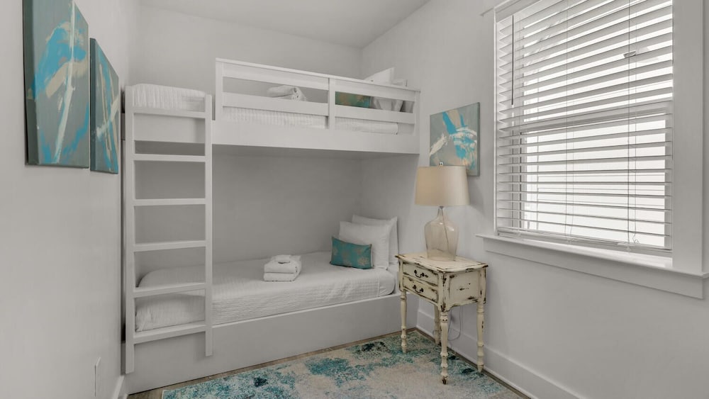 Sleep up to 28 - 2 Homes Side by Side - Close to Beach & Community Pool!