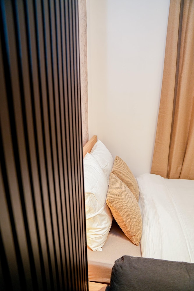 Comfy 5BR Apartment in Heart of Ghent