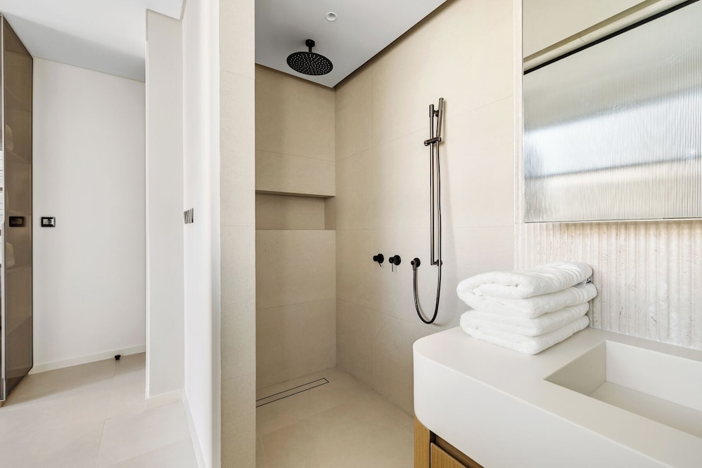 Upscale 3BR Maid Near Dubai Mall
