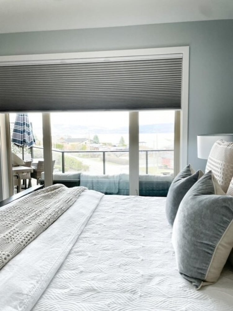 Beachfront Lakeview Condo at Barona