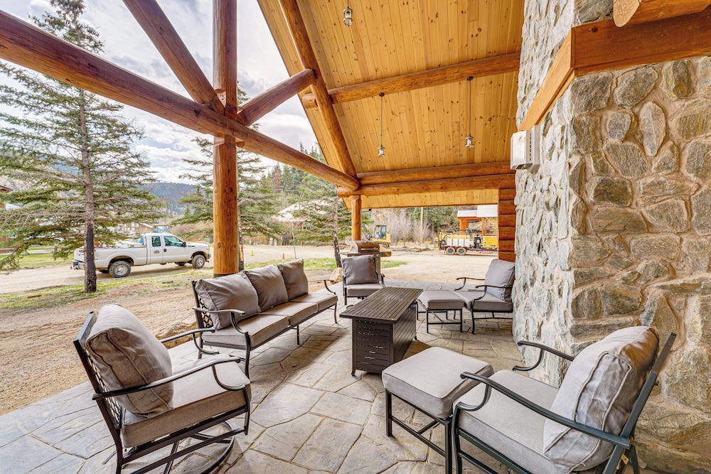 Cabin 3/4 Mi to Red River Ski & Summer Area