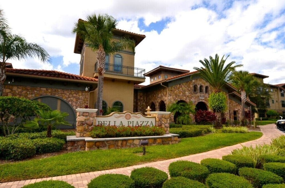 3 Bed 3 Bath Pool View High End Corner Condo view 2
