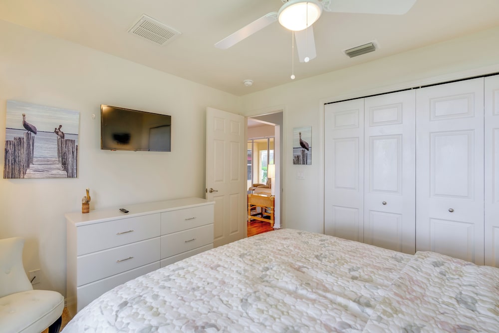 6 Mi to Coast: Cape Coral Family Home