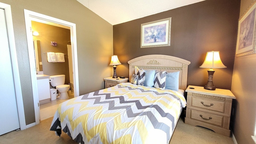 HL740BD 4 Bedroom Villa in Hampton Lakes 4 Home