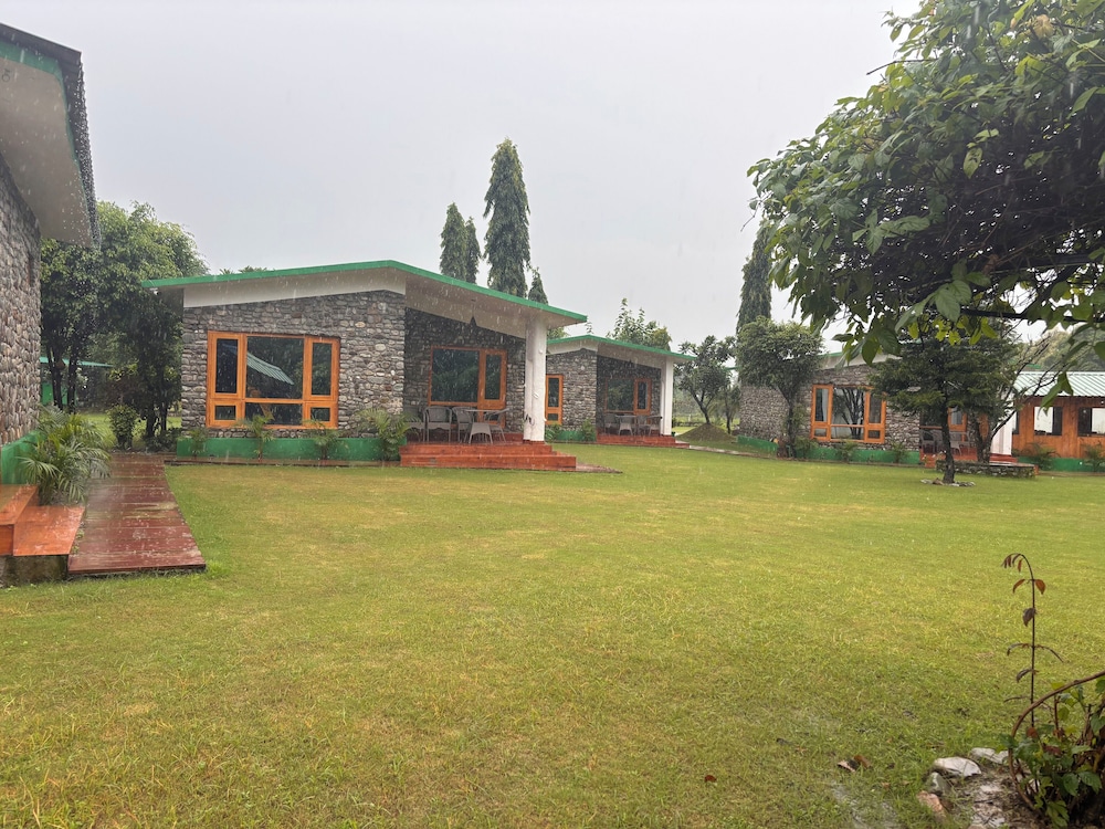 Corbett Wildernest Resort