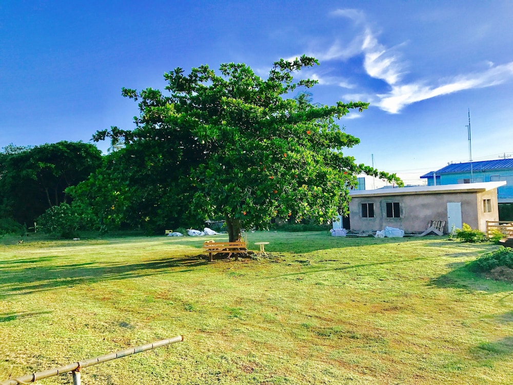 BAGOS ECO RETREAT & CAFE