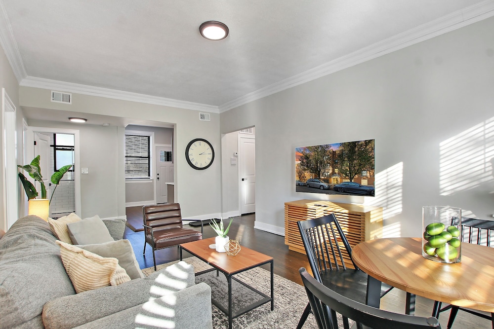 Comfy 2BR - Sunnyside 2F