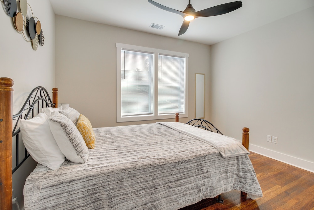 Private Balcony: Spacious, Updated Savannah Apt!