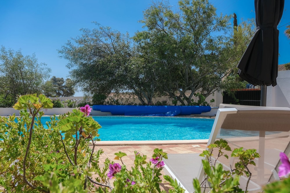 Vale Verde in Lagos With 6 Bedrooms and 4 Bathrooms