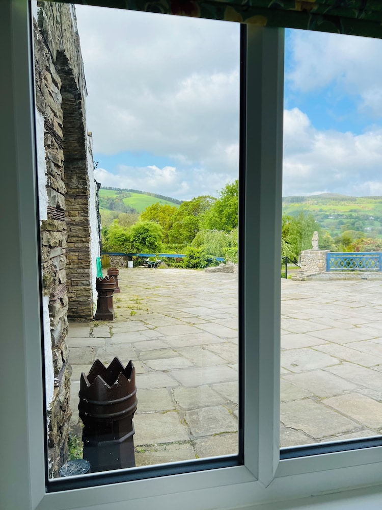 Pentre Cerrig Country House