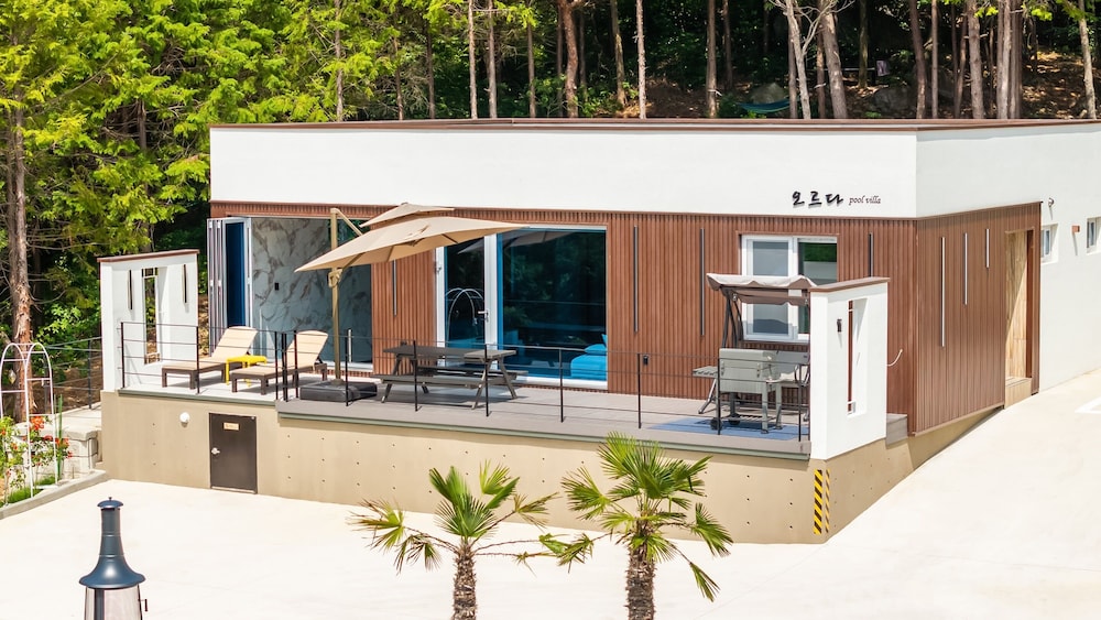Namhae Orda Pool Villa
