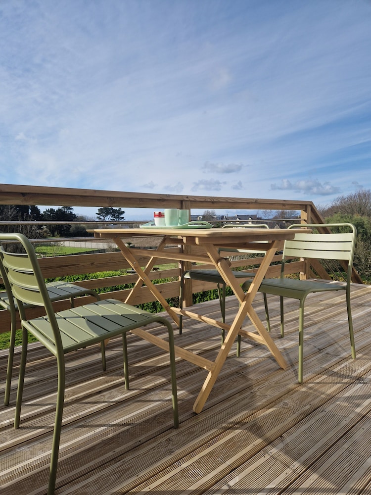 Holiday Home in Landeda Near Sandy Beaches